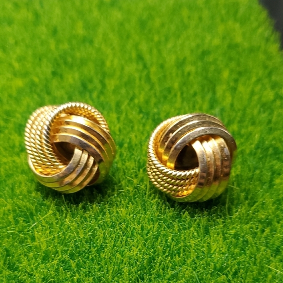 Jewelry - Gold‎ Tone Knot Estate Earrings Clip On E1004